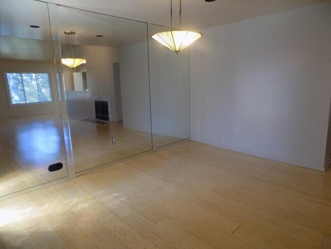 Foto del edificio - 29549 Sierra Point Cir