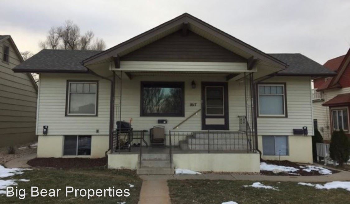 Primary Photo - 1017 18th Ave