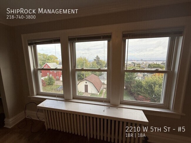 Building Photo - 2210 W 5th St