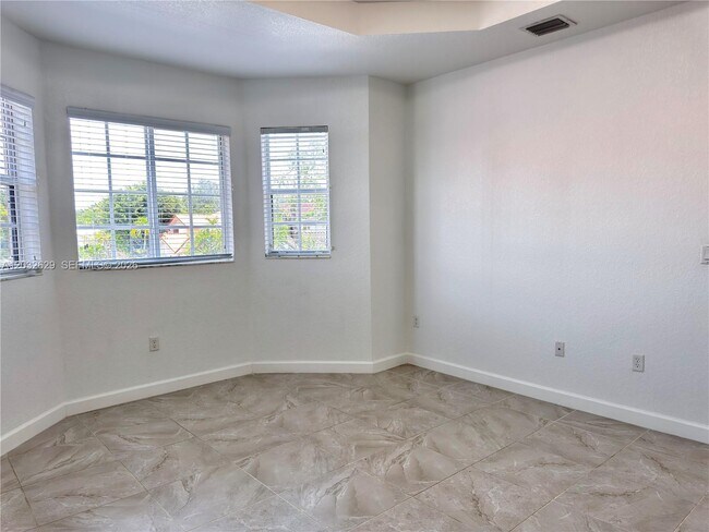 Foto del edificio - 7905 SW 120th Ave
