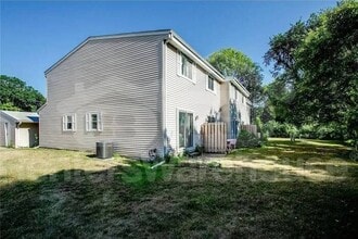 Building Photo - 851 Woodgate Dr