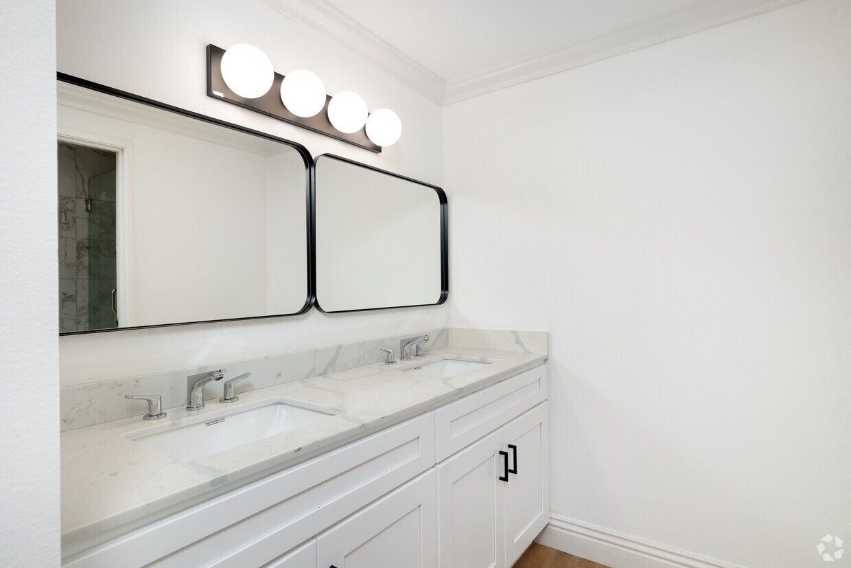 Curated visual reference: Curated La Luxury Apartments With Doorman Gallery View