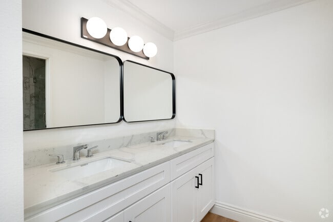 Bathroom - The Argon Wilshire