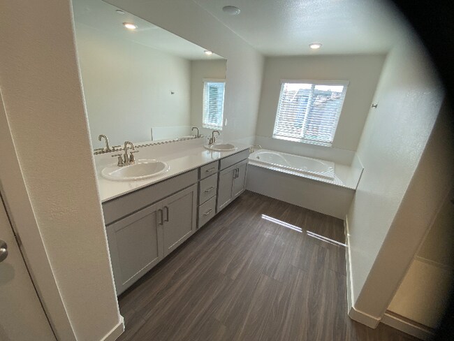 Foto del edificio - 642 Lost River Ln