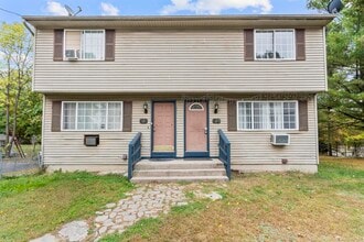 Building Photo - 123 Sumac St
