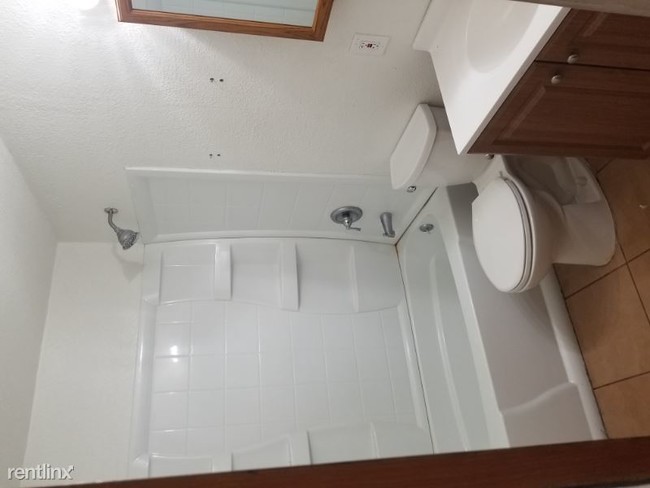 Building Photo - 2 br, 1 bath Apartment - 226 Verdi