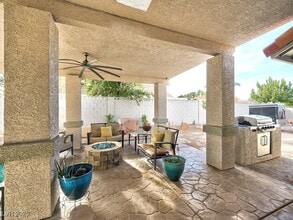 Building Photo - 7641 Descanso Ln