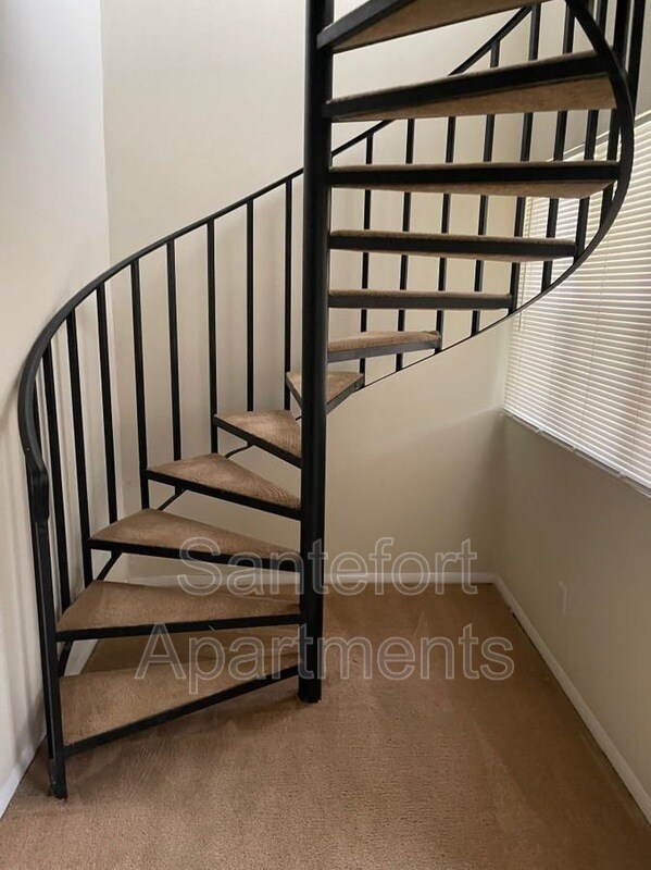 Foto del edificio - 5804 Haymeadow Ln