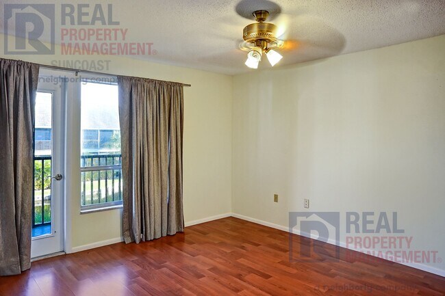 Building Photo - 251 Fenwick Dr