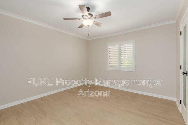Foto del edificio - 10444 N 69th St