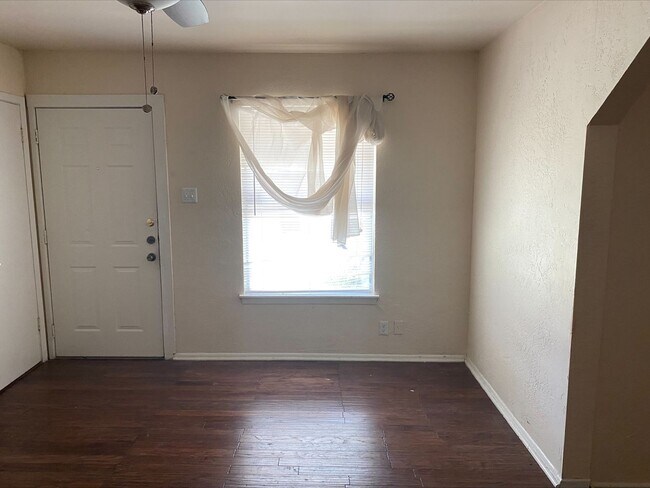 Building Photo - 4527 Clear Spring