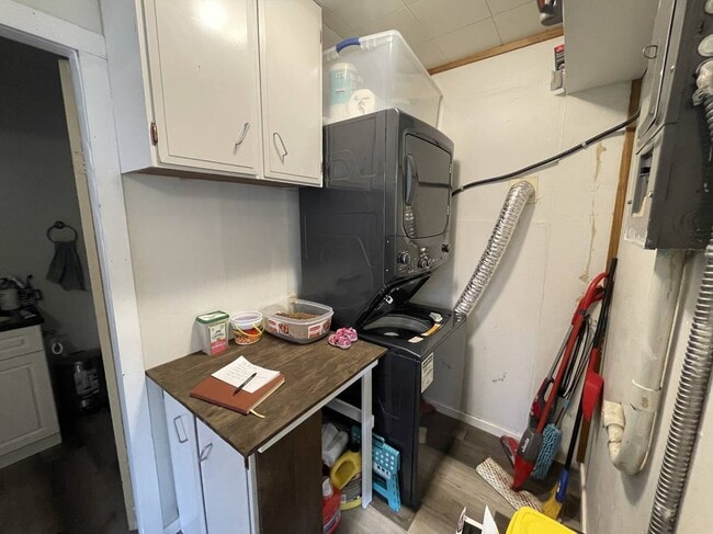 Photo du bâtiment - 7495 Kelly Rd S