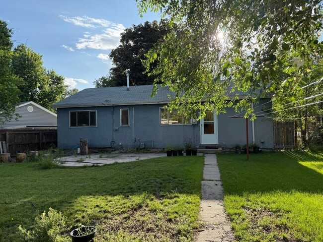 Building Photo - North Central 3 Bedroom Home