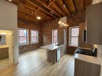 Foto principal - 54 Burbank St