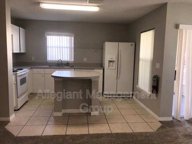 Building Photo - 2777 Club Cortile Cir