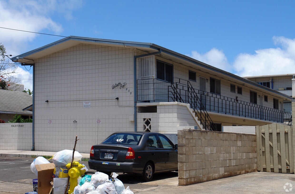 Building Photo - 727 Palani Ave
