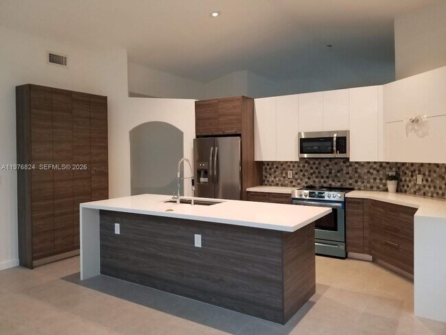 Building Photo - 10889 NW 58th Terrace