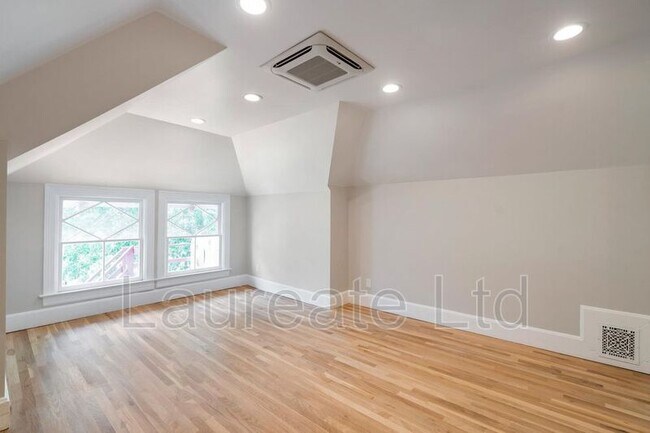 Foto del edificio - 1126 Lafayette St