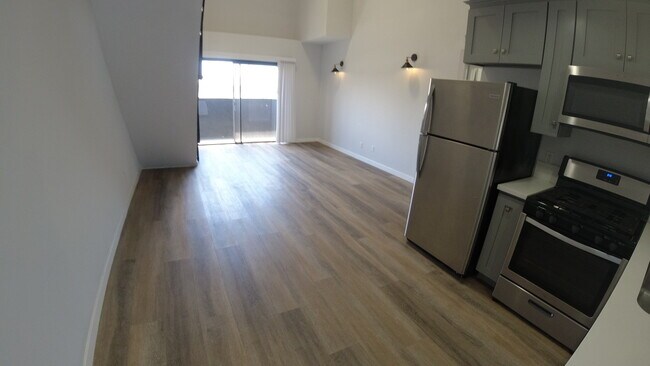 Foto del edificio - 3501 Jasmine Ave