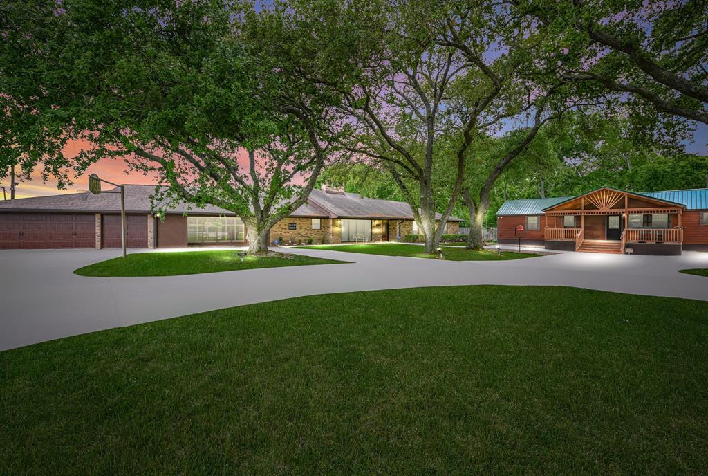 Foto principal - 3816 E Wallisville Rd