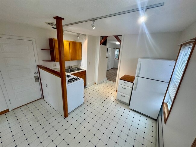 Building Photo - 17 Hudson St