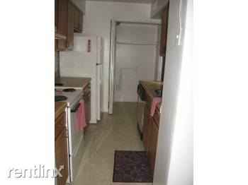 Building Photo - 909 Shaman Cres