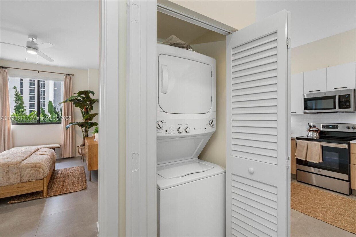Foto principal - 16395 Biscayne Blvd