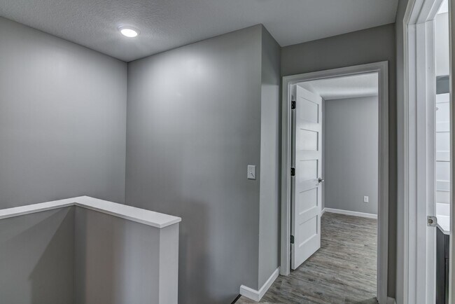 Foto del edificio - 4 bed, 2 bath