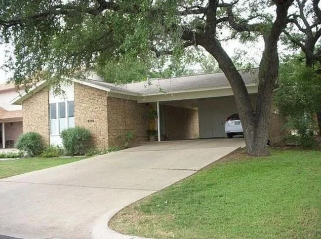 Building Photo - 8106-101 Sonnet Ave