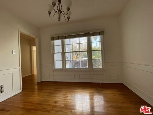 Building Photo - 1206 Beverly Green Dr