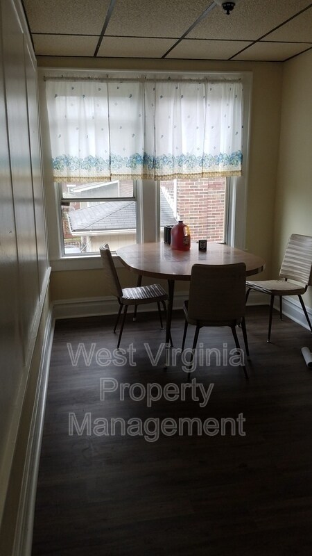 Foto del edificio - 415 Woodlawn Ave