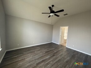Building Photo - 111 Hackamore Ln