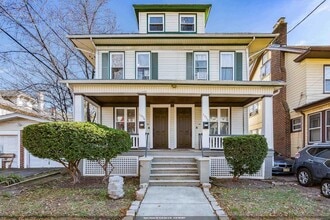 Building Photo - 1054 Hunterdon St