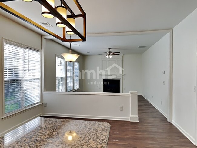 Building Photo - 2264 Monthemer Cove