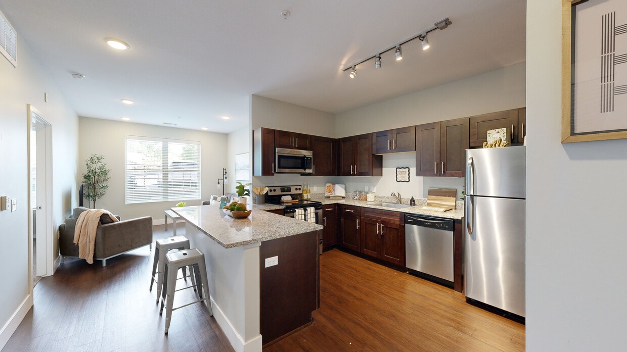 Photo - Lookout on Cragmor | Student Housing Apartments