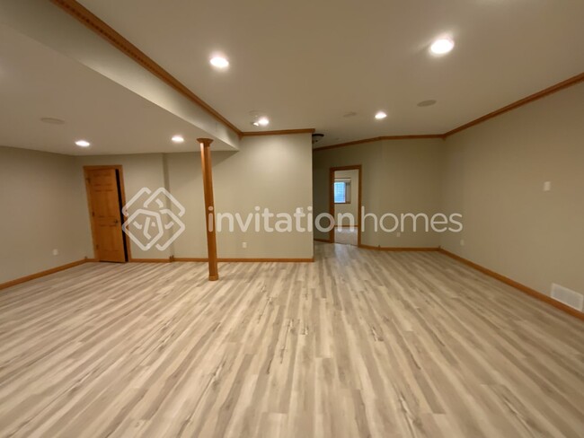 Foto del edificio - 11802 South Lake Boulevard Northeast