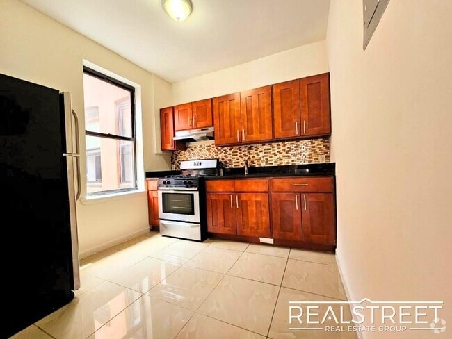 Building Photo - Lovely 2 BR in Bed Stuy near Trains