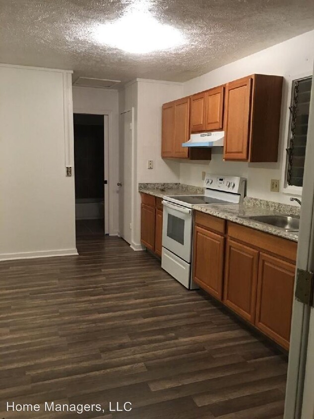 Primary Photo - 232 Oe St