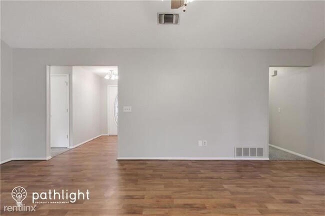 Foto del edificio - 3 br, 2 bath House - 4 Redford Court UNIT