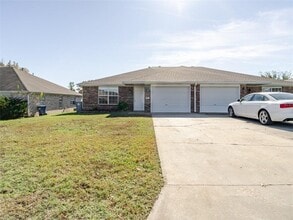 Building Photo - 12 Holly Dr