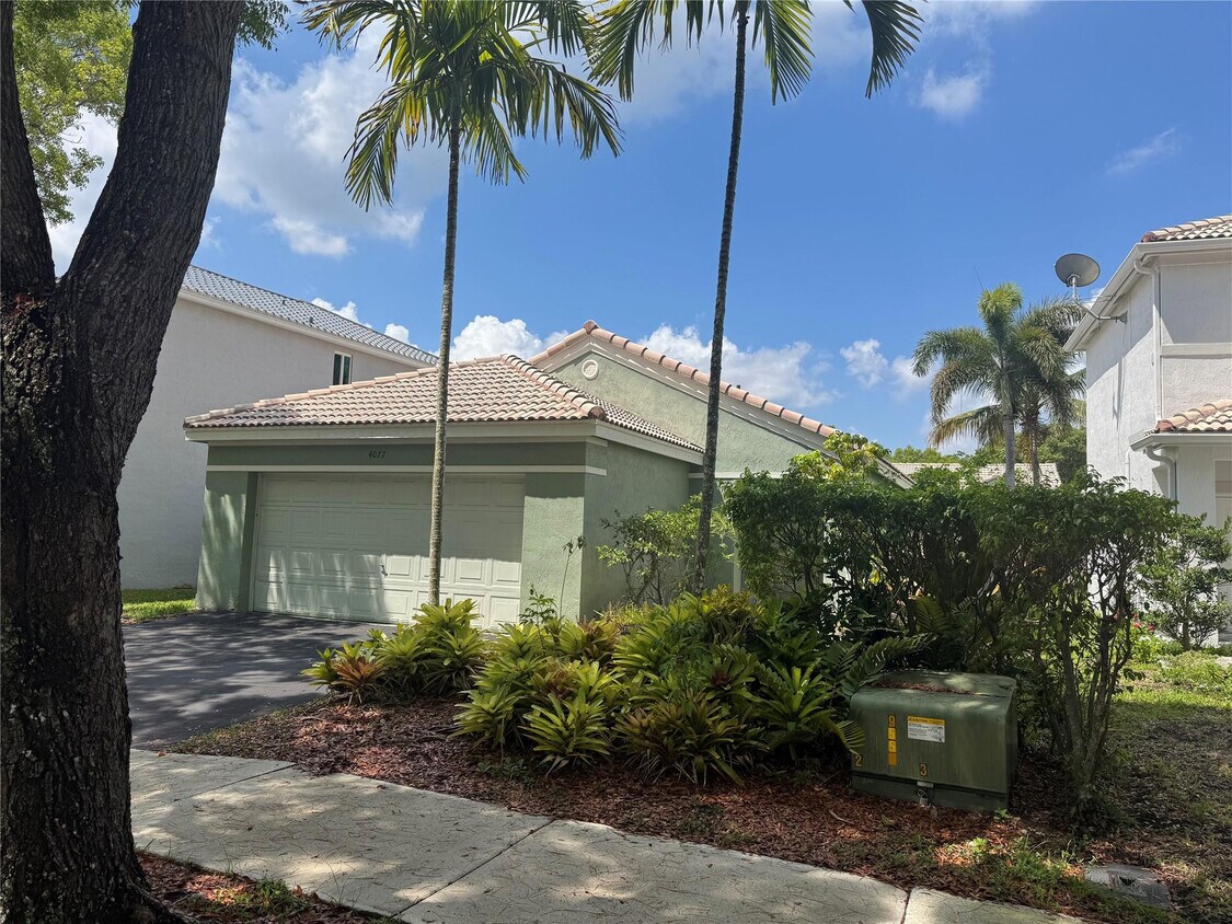 Foto del edificio - 4077 Pine Ridge Ln