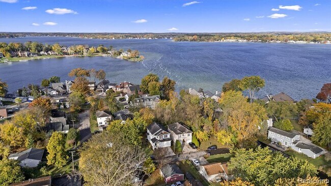 Foto del edificio - 2136 Brock St