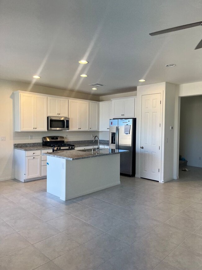 Foto del edificio - Beautiful 4-Bedroom Richmond American Home in a Prime Location!!