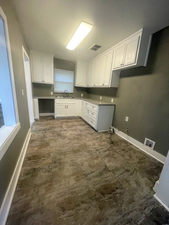 Foto del edificio - AVAILABLE NOW! Cute 3 Bedroom Home in Wake...