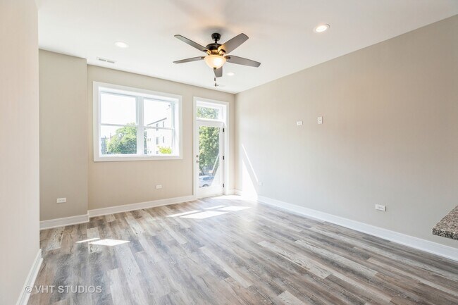 Building Photo - 6337 S Ellis Ave