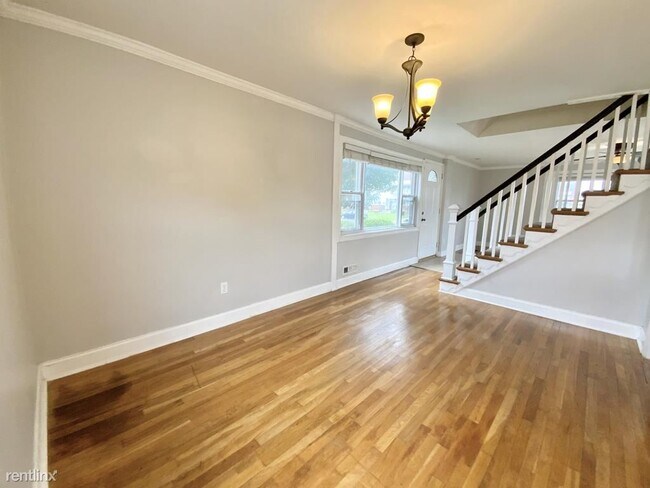 Building Photo - 3 br, 1.5 bath Townhome - 1773 Melbourne Rd