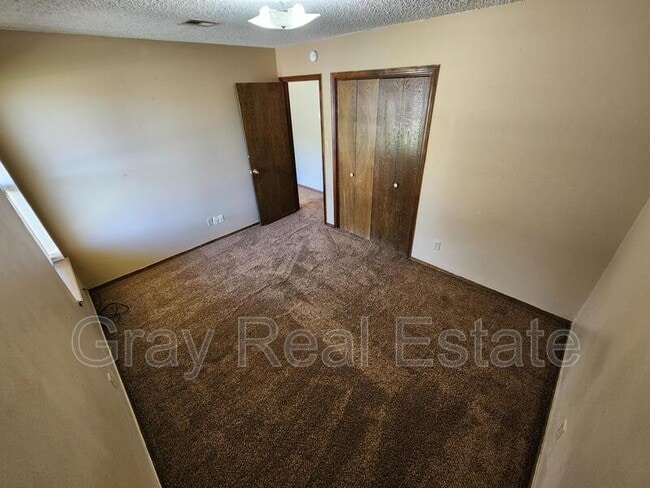 Building Photo - 2501 Oakhurst Drive A