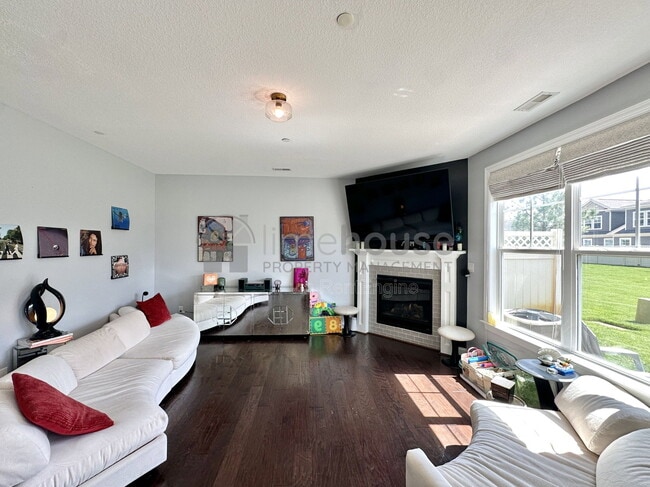 Foto del edificio - 127 Repose Ln