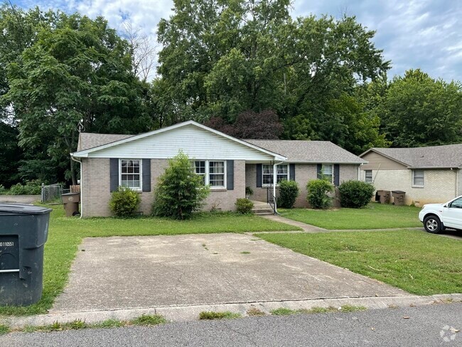 637A Right side of duplex - 637 Huntington Ridge Dr