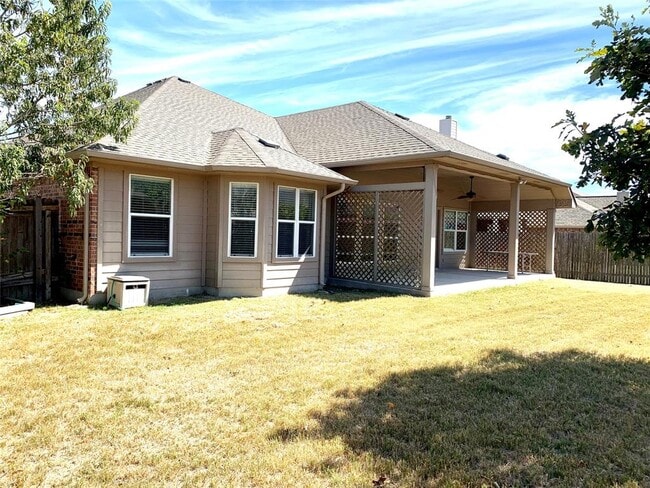 Building Photo - 1001 Emory Fields Cove